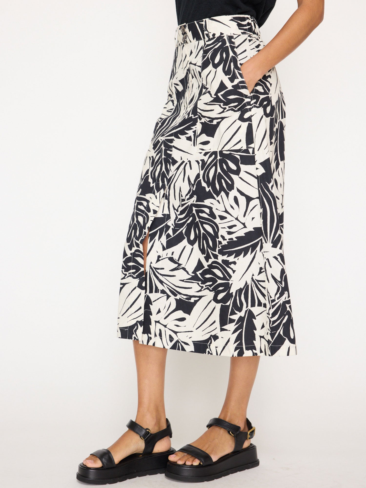 Mica black and white printed midi skirt side view 