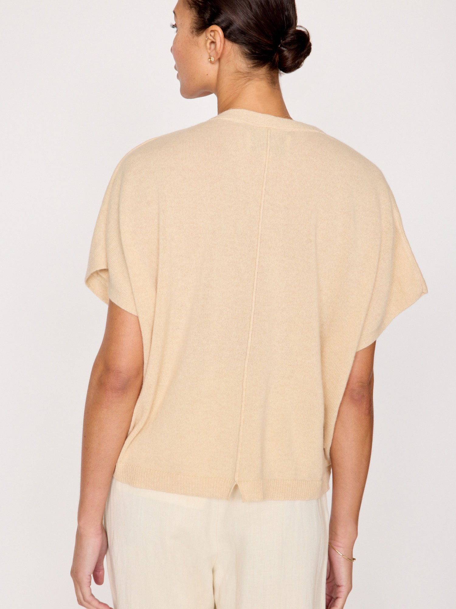 Ophi cashmere tan V-neck t-shirt top back view