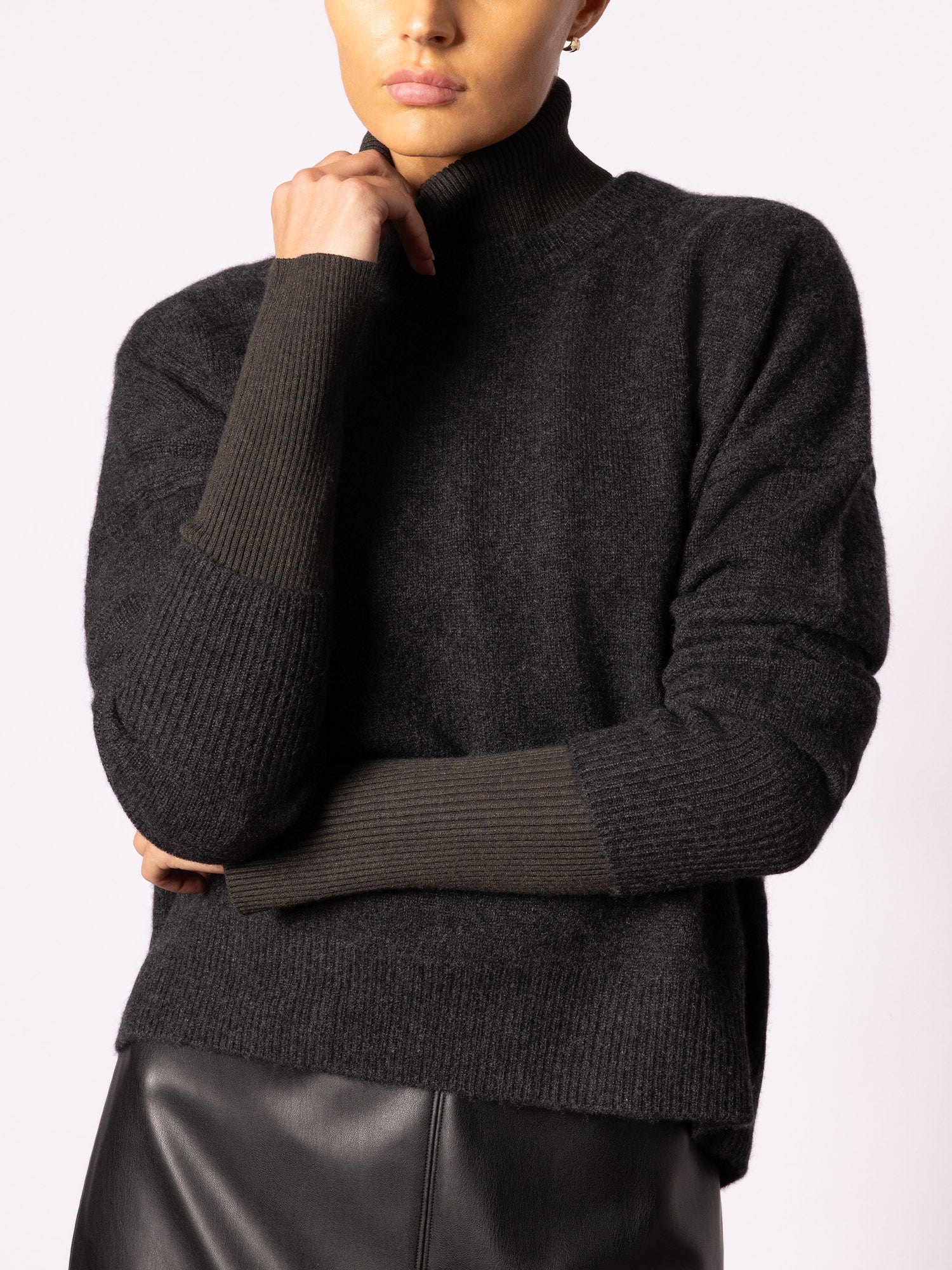 Women's Bright Crew Sweater in Dark Charcoal