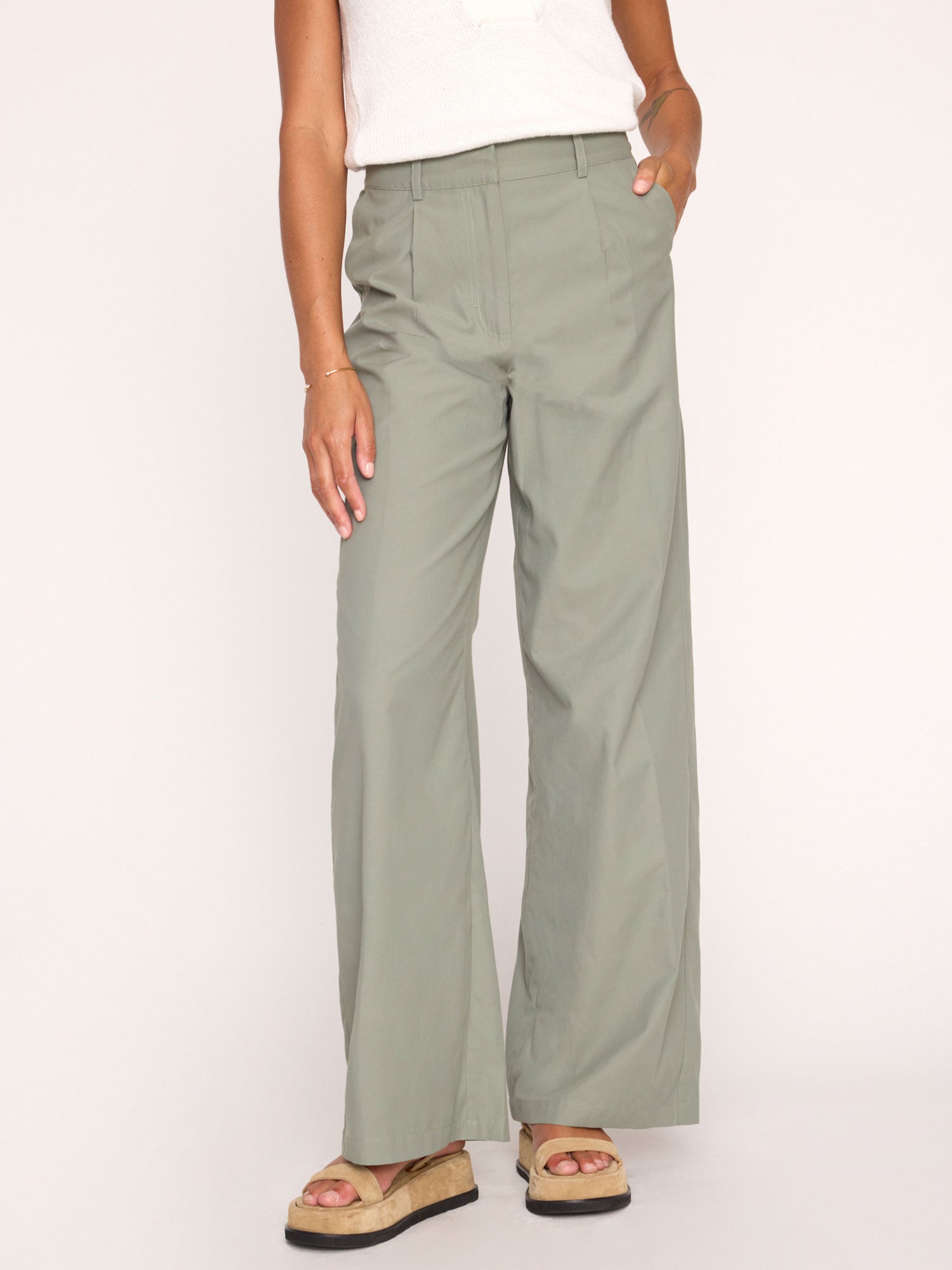 Joya mid-rise straight leg green pant front view