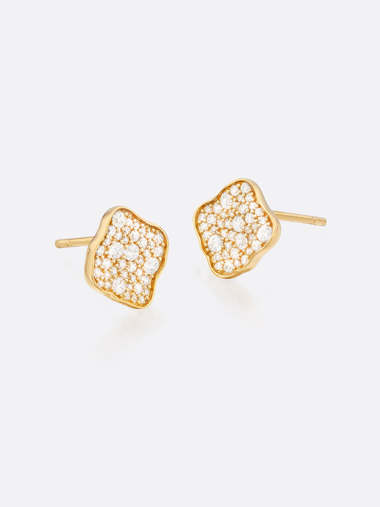 18k Yellow gold pavé diamond stud earrings side view