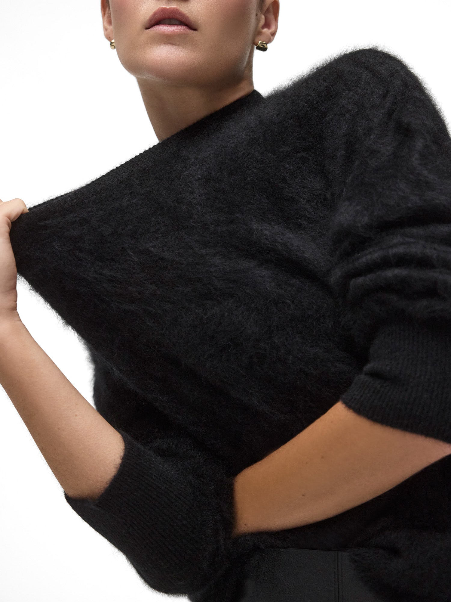 Women's Brushed Cashmere Bright Crew in Black Onyx | Brochu Walker