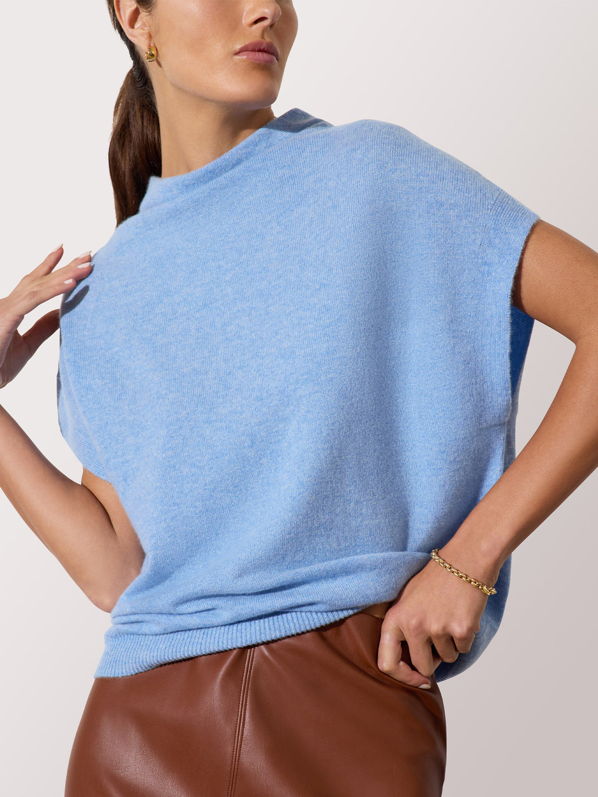 The Morten Funnel Neck Cashmere Top in Air Blue Mélange