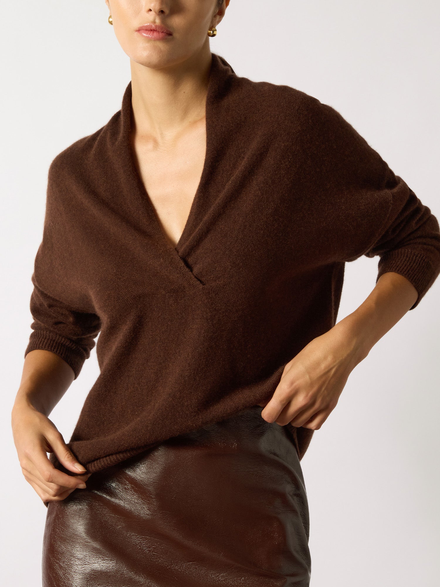 Women's Siena Wrap Neck Cashmere Pullover in Java Mélange | Brochu