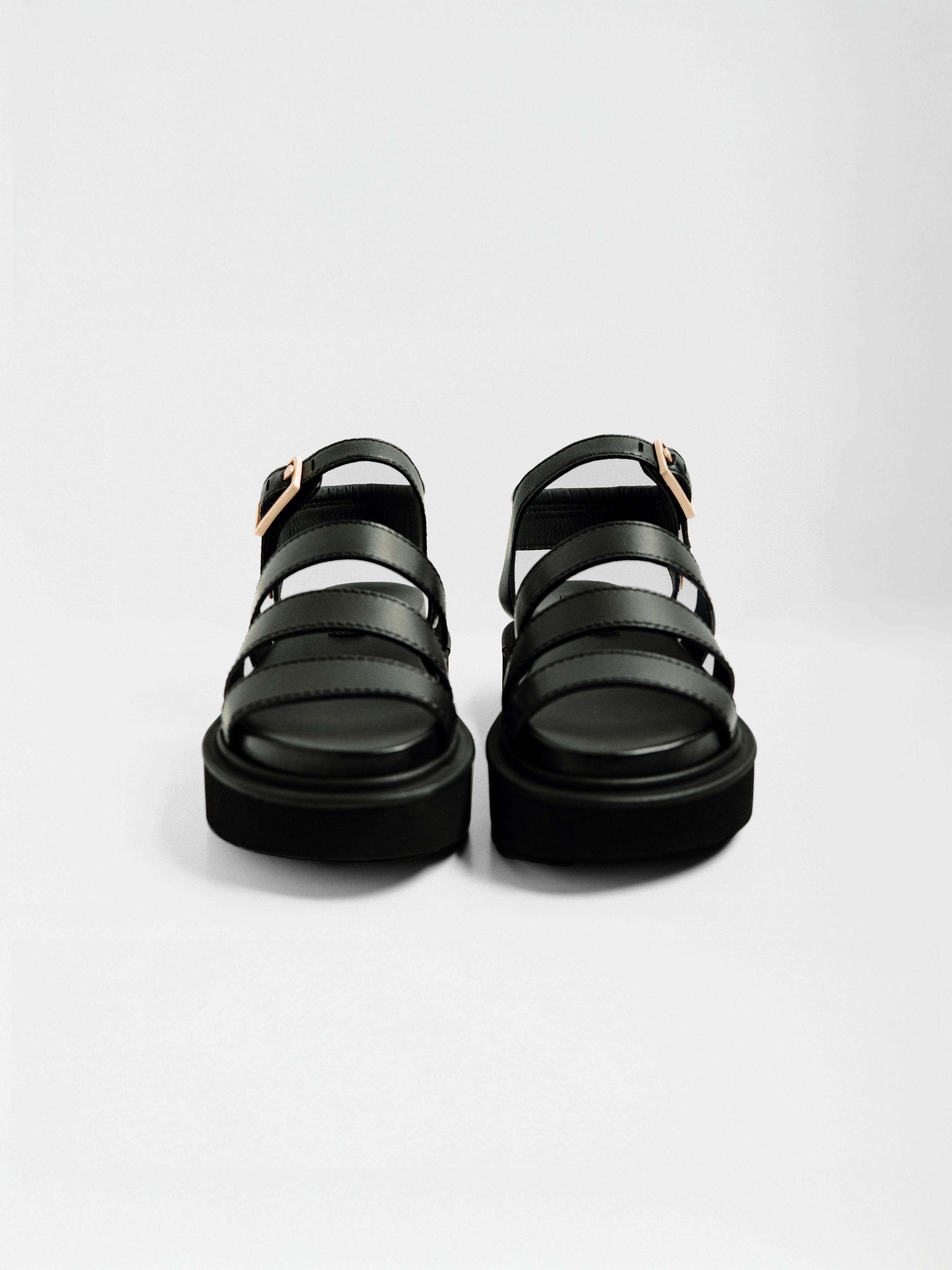 靴 MELT THE LADY volume upper sandal Black Women's Seoul Leather Sandal in Black Onyx | Brochu Walker