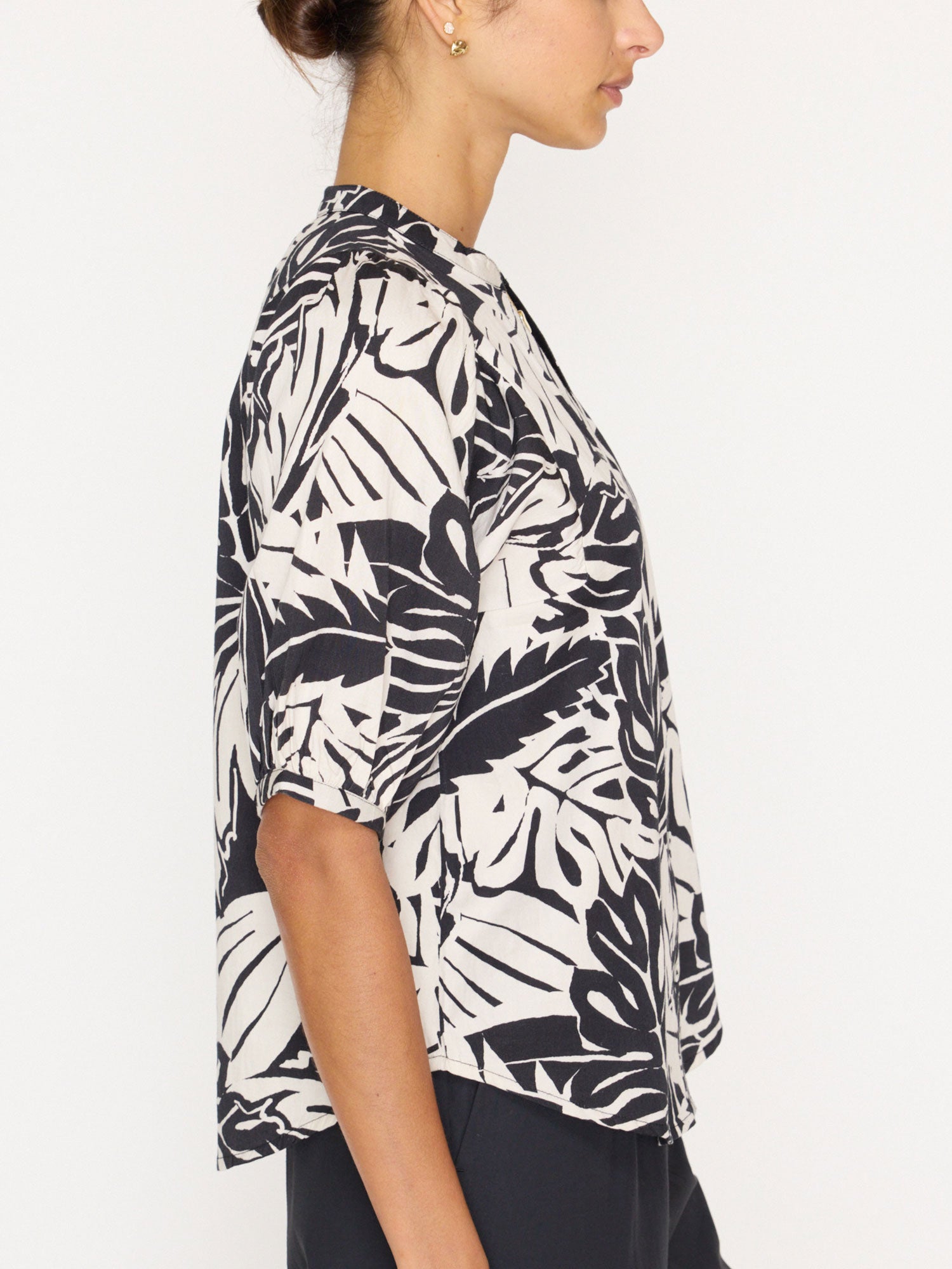 Asteria black and white printed blouse side view 2