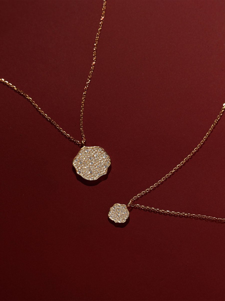 Petite Fleur Pavé Diamond Mini Pendant Necklace