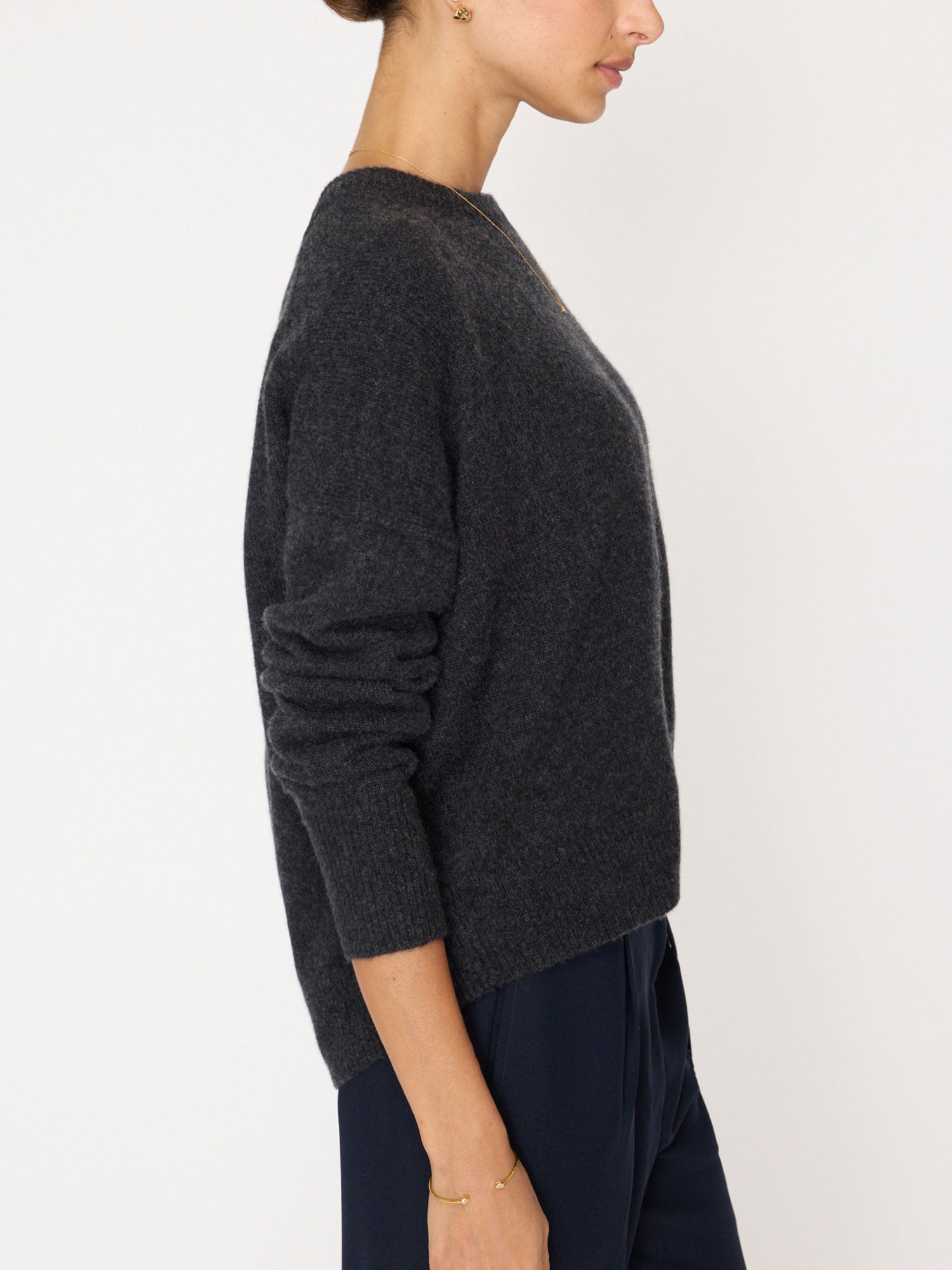 Everyday cashmere crewneck grey sweater side view