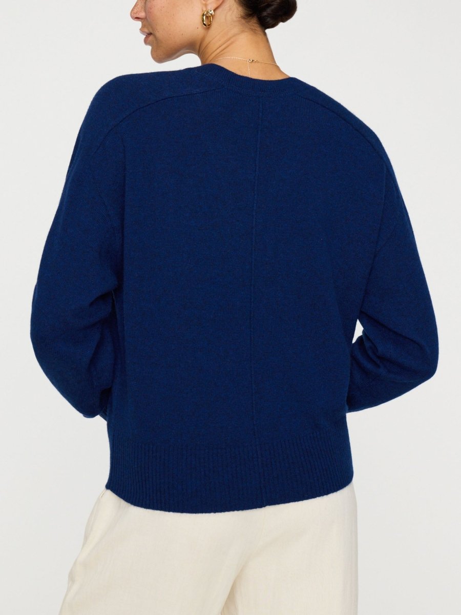 45R ニット（ブルー） Women's Leia Vee Cashmere Sweater in Dark Cobalt | Brochu Walker