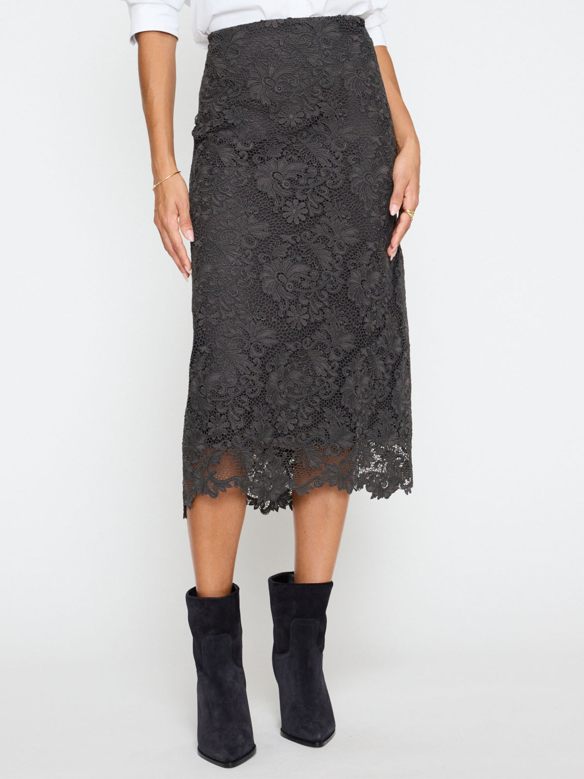 The Mara Lace Skirt in Hunter