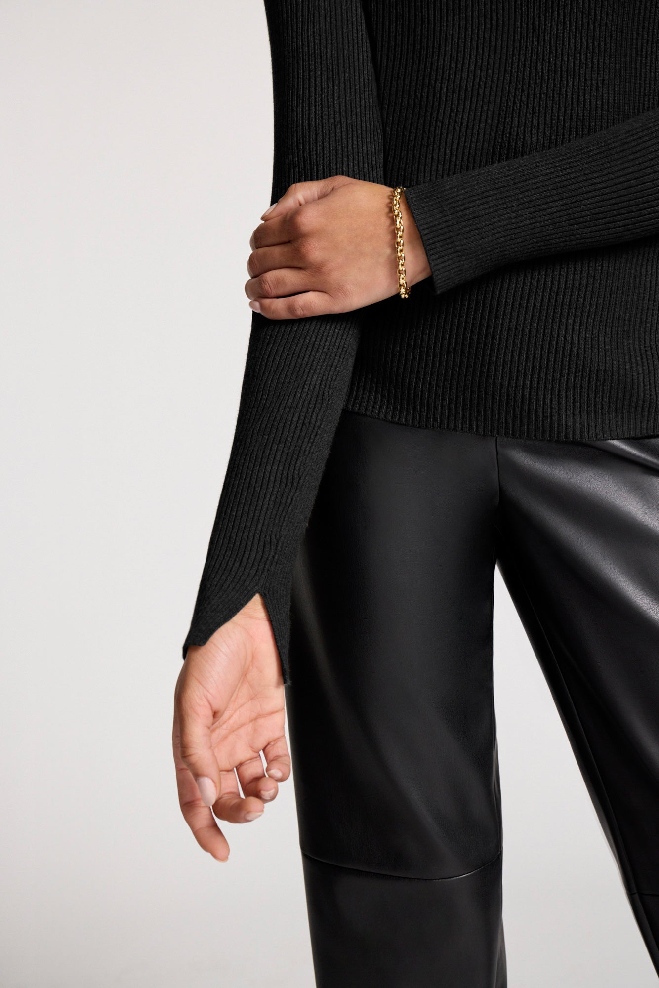 Women's Noel Ribbed Turtleneck in Black Onyx | Brochu Walker