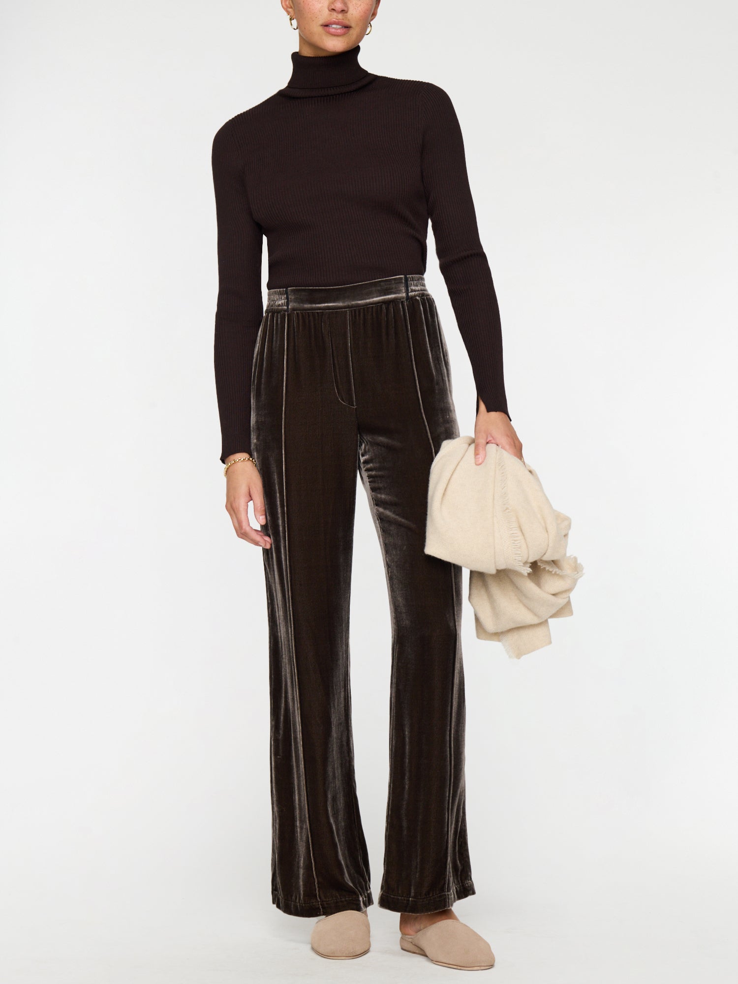 Women's Noel Ribbed Turtleneck in Truffle | Brochu Walker