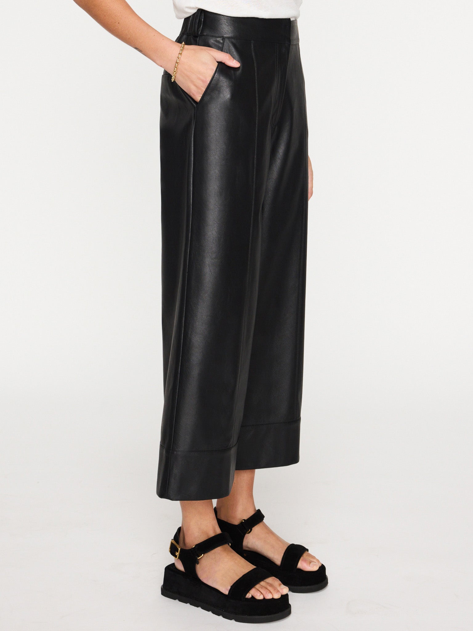 Odele black cropped wide-leg pant side view