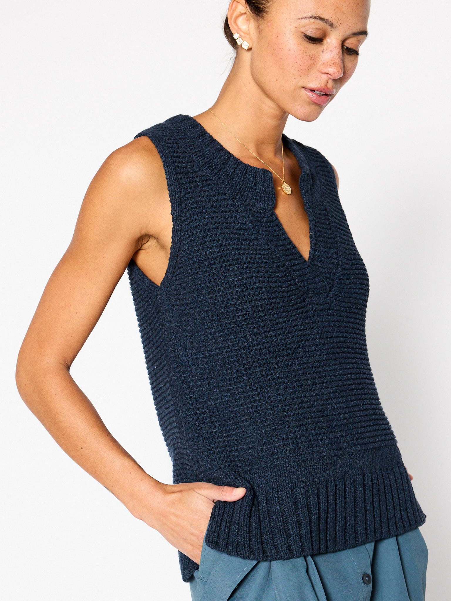 Roe v-neck cotton-linen navy sweater tank side view