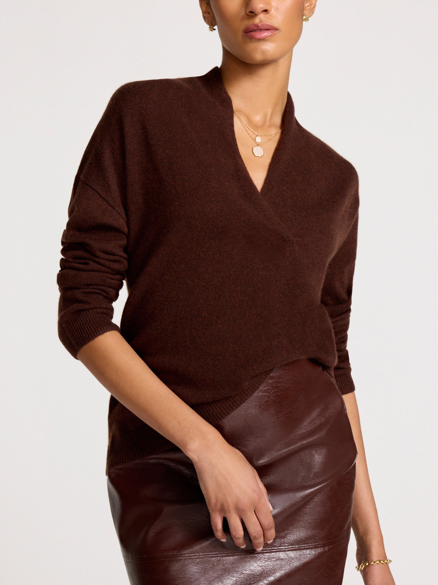 Women's Siena Wrap Neck Cashmere Pullover in Java Mélange | Brochu