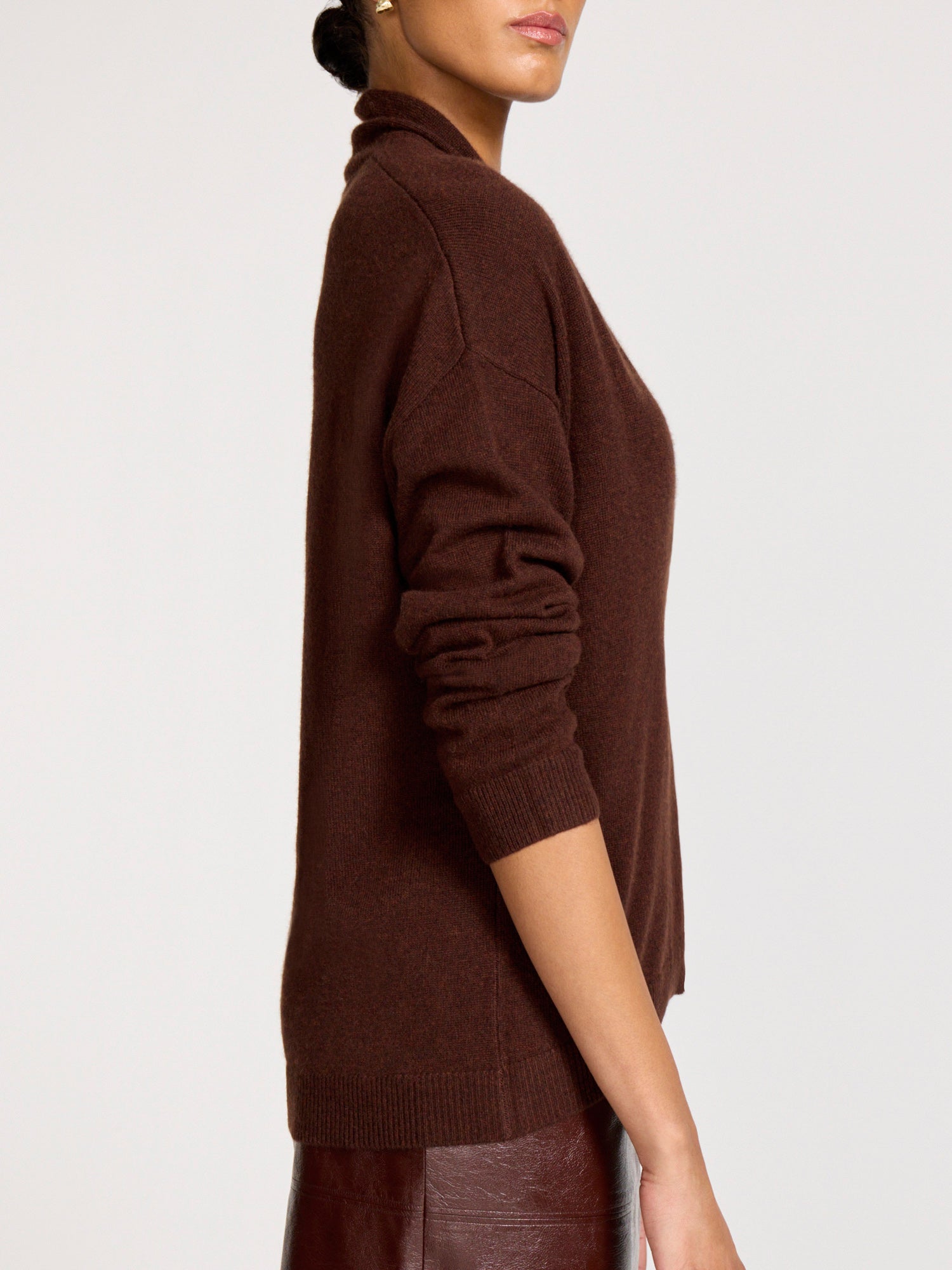 Women's Siena Wrap Neck Cashmere Pullover in Java Mélange | Brochu