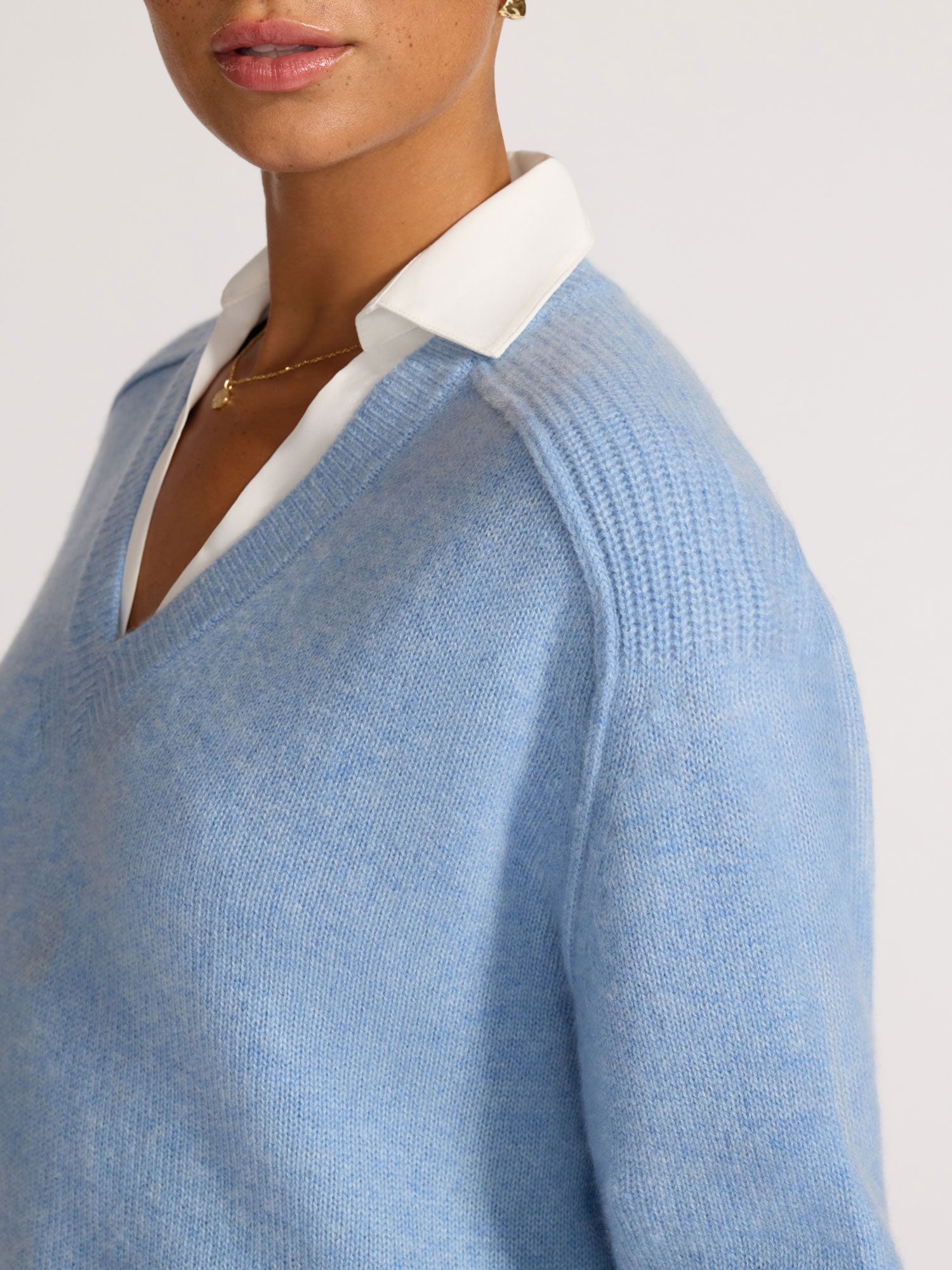 Women's Looker V-Neck in Air Blue Melange | Brochu Walker