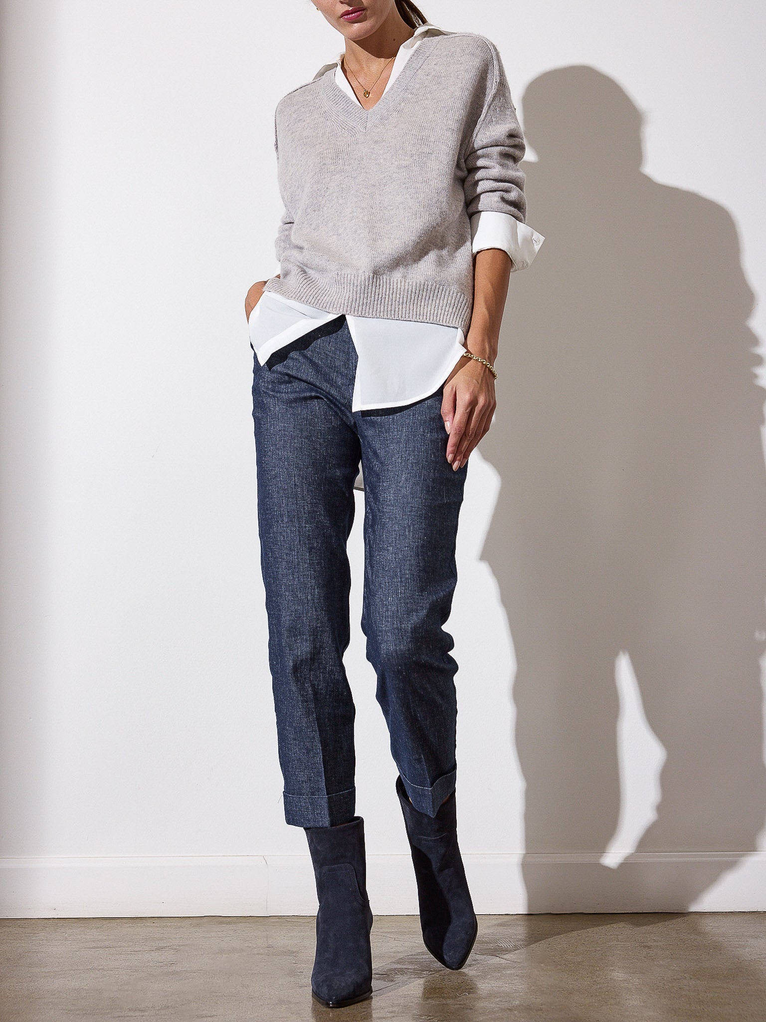 Looker ligth light grey layered V-neck sweater full view
