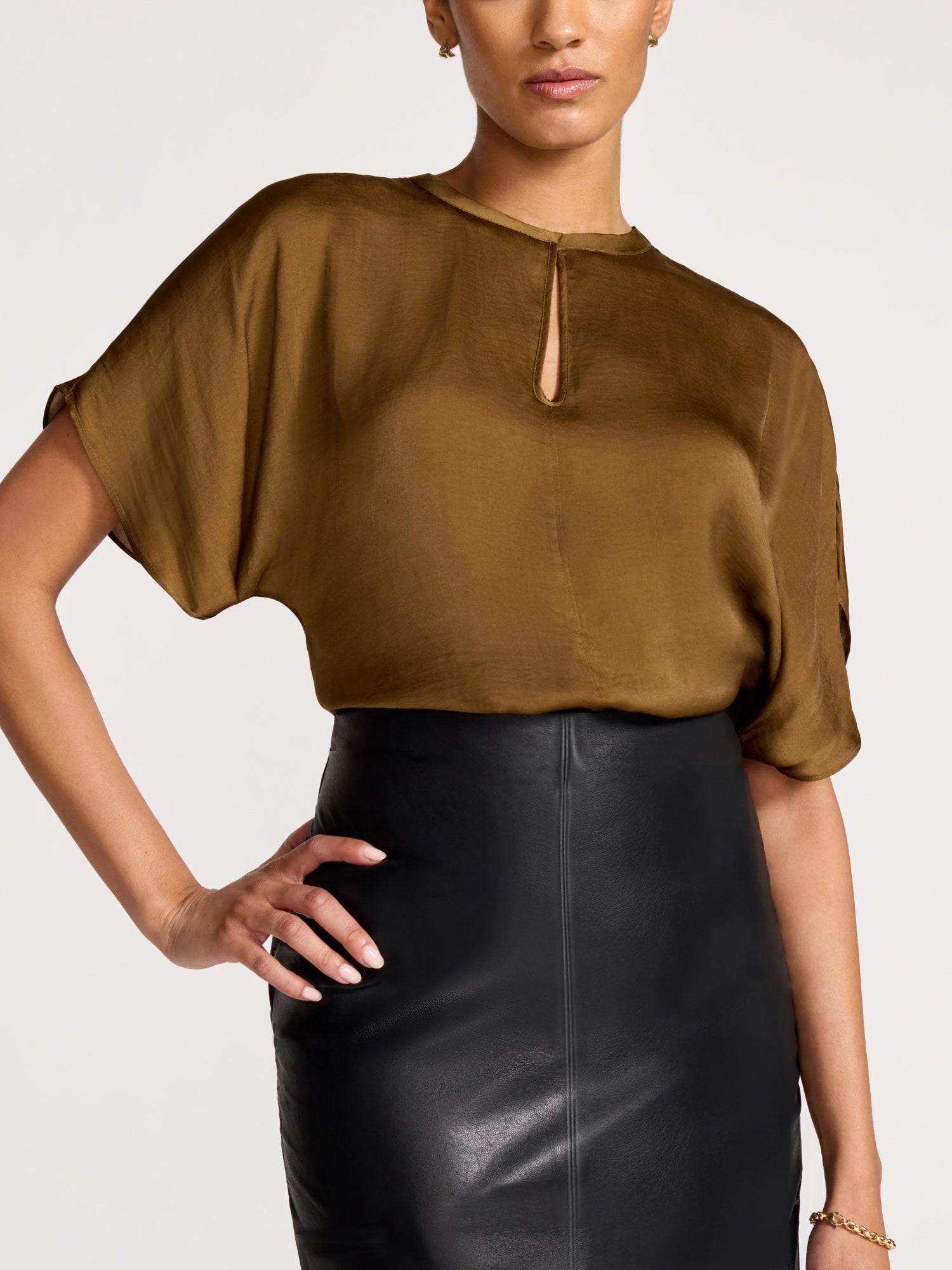 Women's Wila Top in Bracken | Brochu Walker