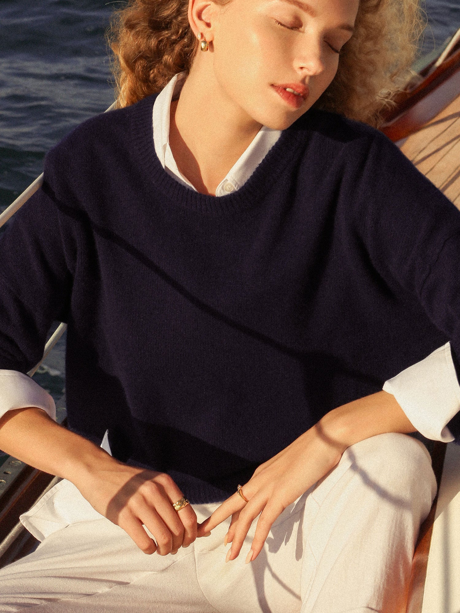Everyday cashmere crewneck navy sweater  front view 2
