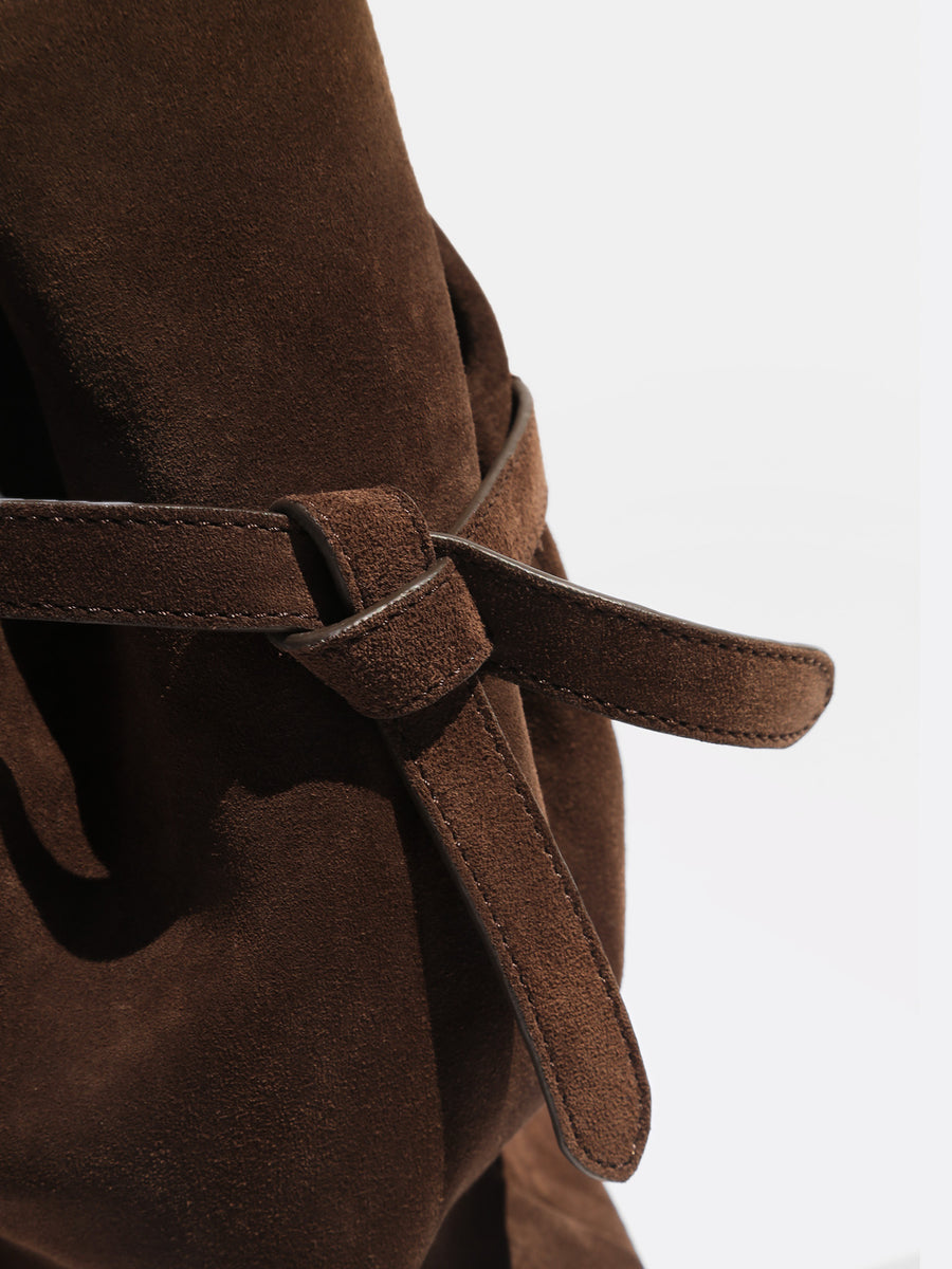 Everday brown tote bag detail