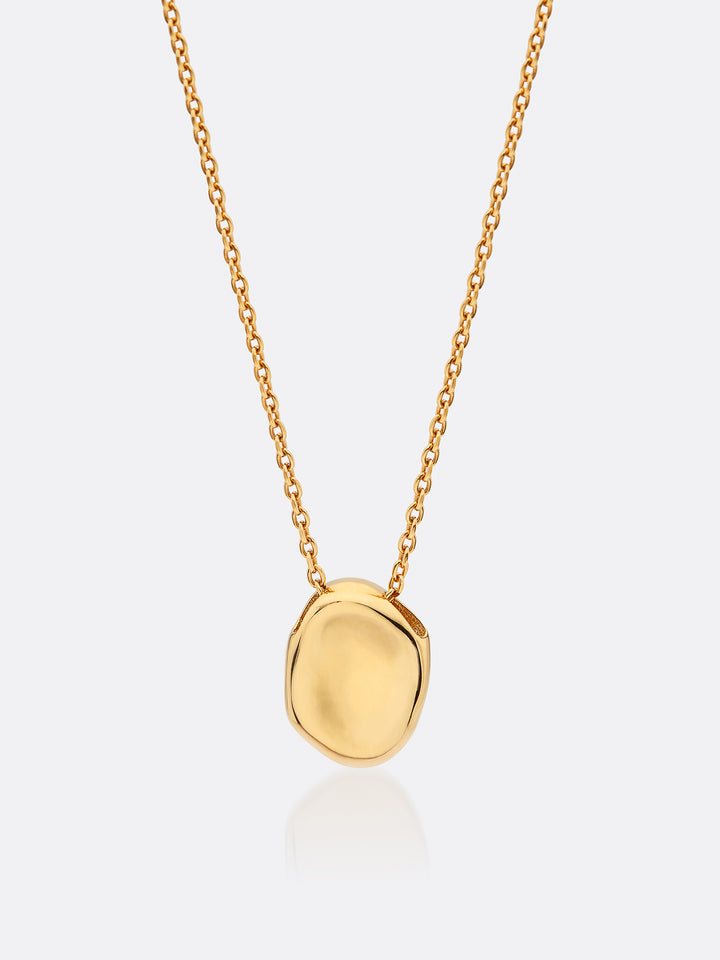 18k Yellow Gold hammered pendant necklace front view