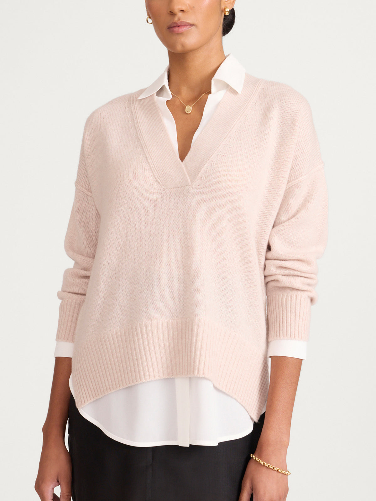 Wheat Mélange 색상의 The Holm Layered Vee