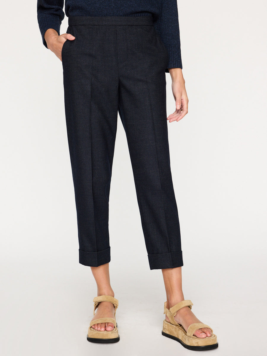 Westport navy cropped pant front view