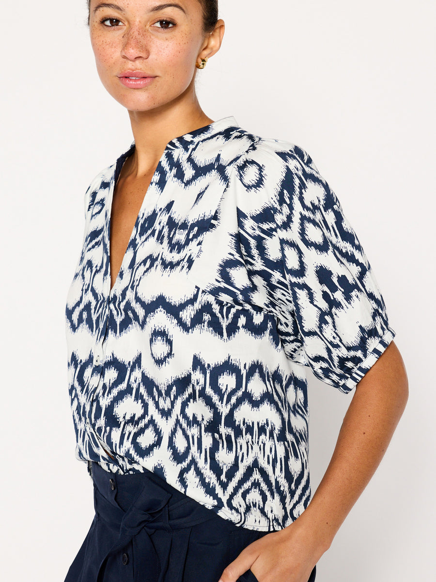 Asteria blue and white printed cotton-satin blouse side view 2
