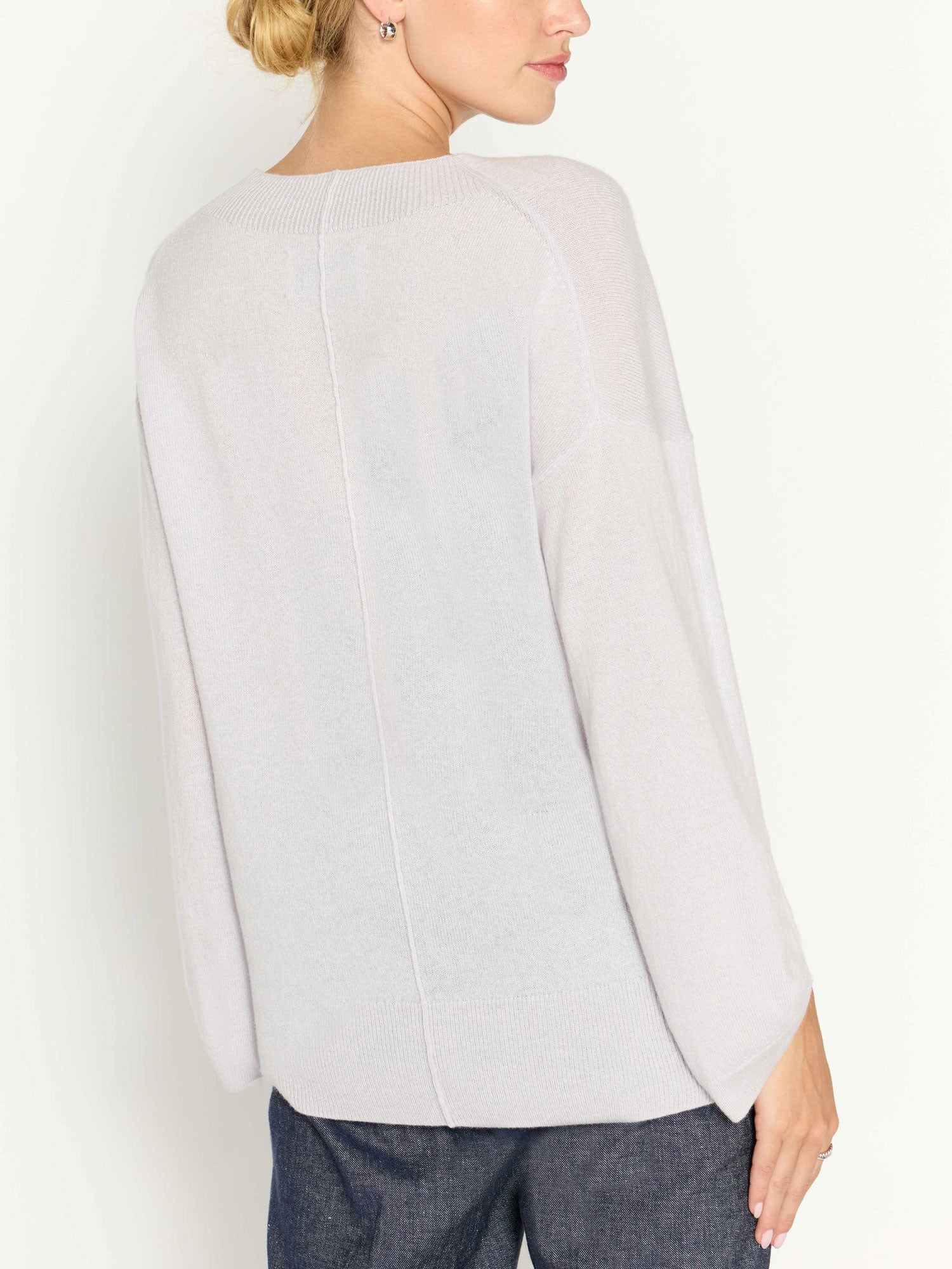 Casimir cashmere v-neck white sweater back view