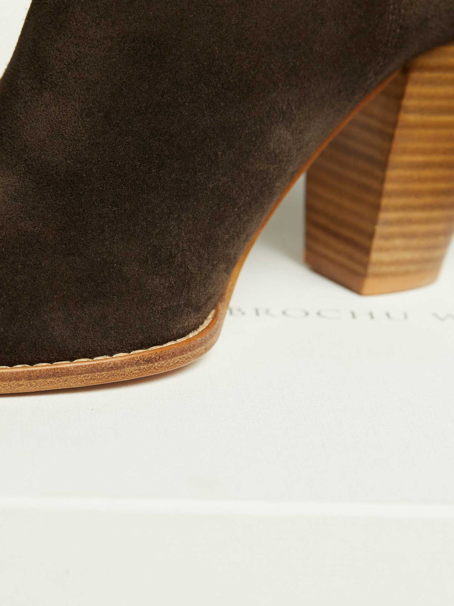 Marfa brown suede boot close up
